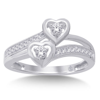 10K White Gold 1/4 Ct.Tw. Diamond Heart Ring